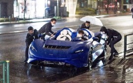 Siêu phẩm triệu đô McLaren Elva vất vả khi gặp mưa