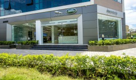 Jaguar Land Rover Việt Nam khai trương showroom mới tại Hà Nội
