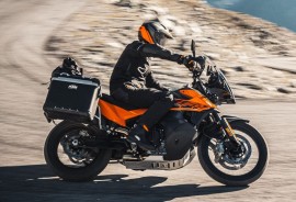 KTM 890 Adventure 2021 hạ thấp chiều cao yên, động cơ mạnh hơn