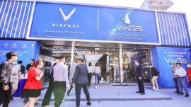 VinFast khai trương đồng loạt 64 showroom xe máy điện