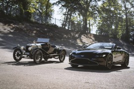 Aston Martin Vantage Roadster bản giới hạn lấy cảm hứng từ xe cổv