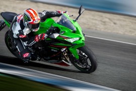 Kawasaki Ninja ZX-25R 2022 có thêm màu sơn mới