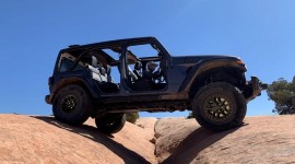 Gói nâng cấp Xtreme Recon giúp Jeep Wrangler tăng khả năng cạnh tranh với Ford Bonco