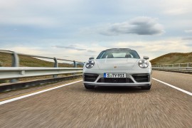 Các phiên bản Porsche 911 GTS mới: Ấn tượng và mạnh mẽ hơn