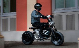 BMW Motorrad hé lộ mẫu xe tay ga điện Concept CE02