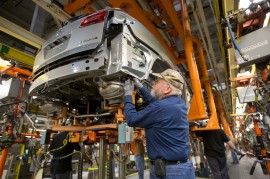 Tình trạng thiếu chip buộc General Motor phải ngừng sản xuất tại hầu hết các nhà máy ở Bắc Mỹ