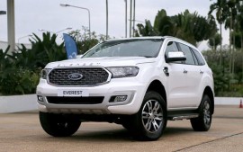 Ford Everest giảm hơn 100 triệu đồng tại các đại lý