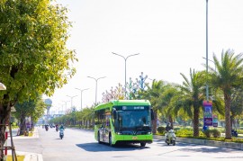 Xe buýt điện VinBus tham gia mạng lưới vận tải công cộng Hà Nội