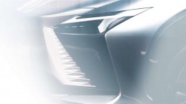Lexus tung hình ảnh teaser SUV chạy hoàn toàn bằng điện RZ