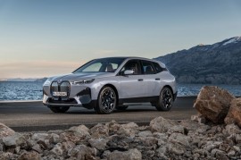 BMW giới thiệu công nghệ thay đổi màu xe chỉ bằng một nút bấm