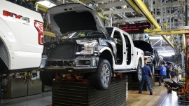 Ford sẽ phải tạm ngừng sản xuất một số mẫu xe do thiếu hụt nguồn cung chip bán dẫn