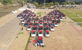 100 xe ô tô điện VF e34 chinh phục địa đầu tổ quốc