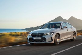 BMW 3-Series 2023 chính thức ra mắt: Khoang nội thất nổi bật với cụm màn hình cong