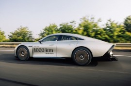 Mercedes-Benz Vision EQXX chạy được 1.202 km trong một lần sạc