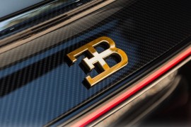 Bugatti dùng vàng 24K trang trí siêu xe