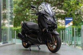Revzone Yamaha Motor giới thiệu bộ đôi XMAX 300 và TMAX 2022