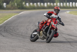 Ducati ra mắt Hypermotard 698 Mono hoàn toàn mới, mạnh hơn đời cũ