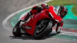 Ducati chuẩn bị ra mắt thế hệ mới của Panigale V2, sportbike hạng trung với động cơ L-Twin