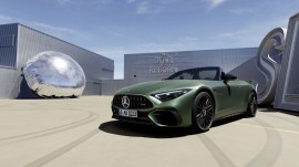 Chỉ có 2 chiếc Mercedes-AMG SL 63 S E PERFORMANCE được bán ra tại Việt Nam