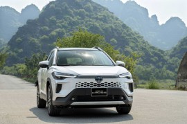 Toyota điều chỉnh giá bán lên đến 200 triệu đồng cho các mẫu xe hybrid