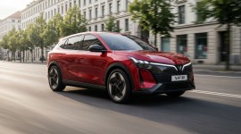 VinFast VF 8 ra thế hệ mới tăng nhiều tính thực dụng. Giá 999 triệu đồng