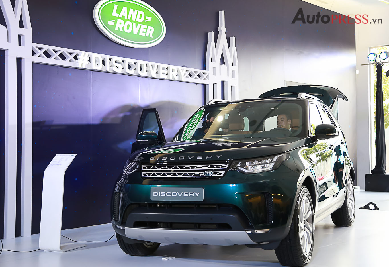 Land Rover Discovery 202 Giá lăn bánh Hình ảnh  Trả góp