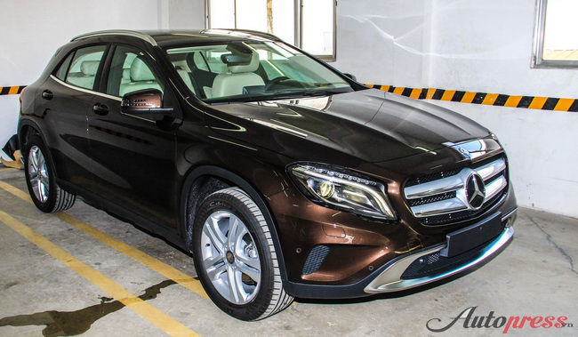 Mercedes-Benz GLA200 tại Việt Nam, xe có giá bán 1,459 tỷ đồng