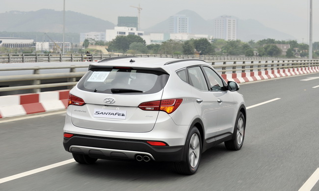 Cực "sốc" với Hyundai Santa Fe 5 chỗ giá 999 triệu đồng