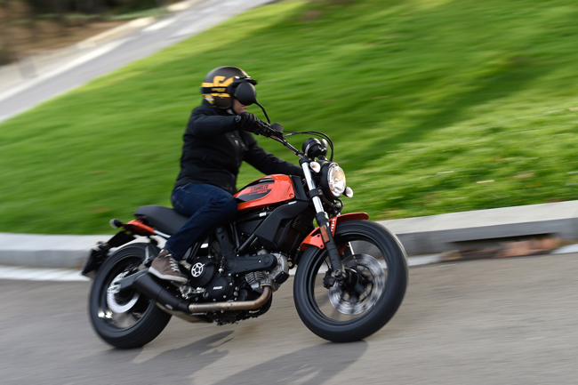 Khác  Bán Ducati monster 400cc Mầu Đỏ  Chợ Moto  Mua bán rao vặt xe moto  pkl xe côn tay moto phân khối lớn moto pkl ô tô xe hơi