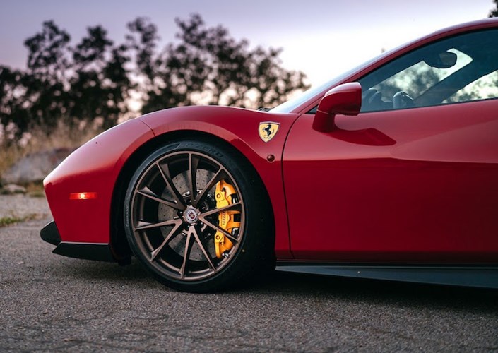 Lamborghini Huracan so mâm khủng cùng Ferrari 488 GTB