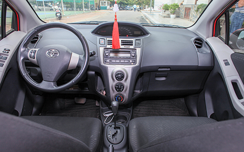 Toyota Yaris 13 AT nhập Nhật sản xuất và đăng ký lần đầu 2011