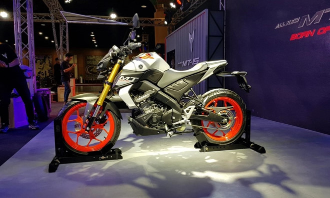 Chọn Honda Cb150R 2019 Hay Yamaha Mt-15 2019