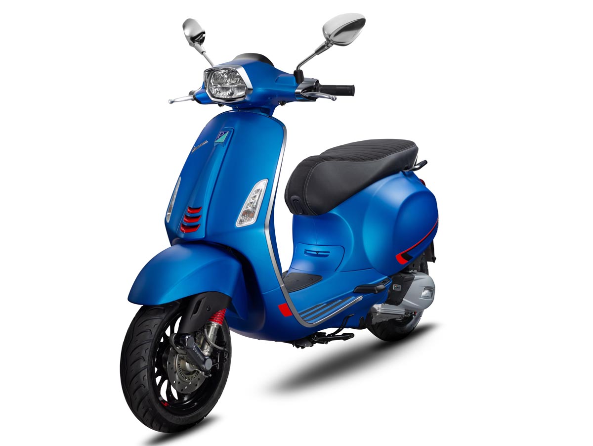 Vespa Sprint S, Vespa Primavera S ra mắt khách hàng Việt