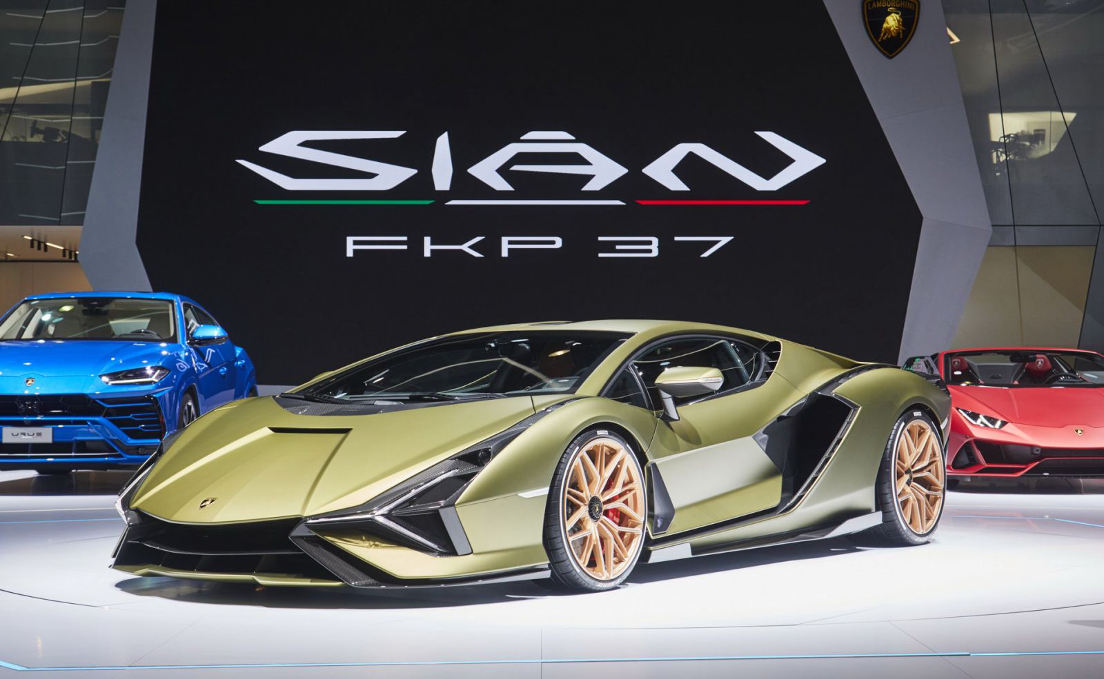 Lamborghini Sian giá 2,21 triệu USD, giới hạn 63 chiếc