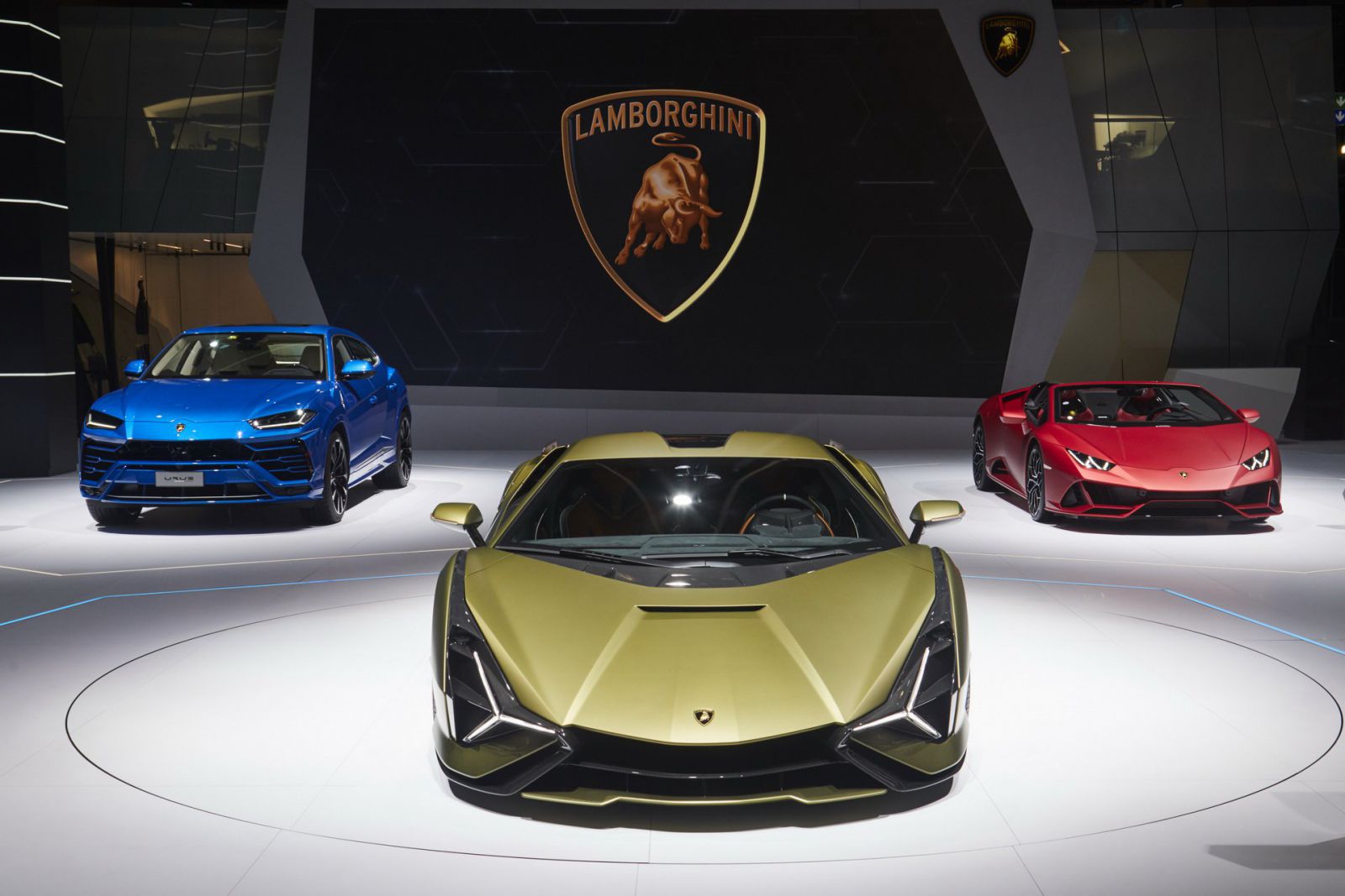 Lamborghini Sian giá 2,21 triệu USD, giới hạn 63 chiếc