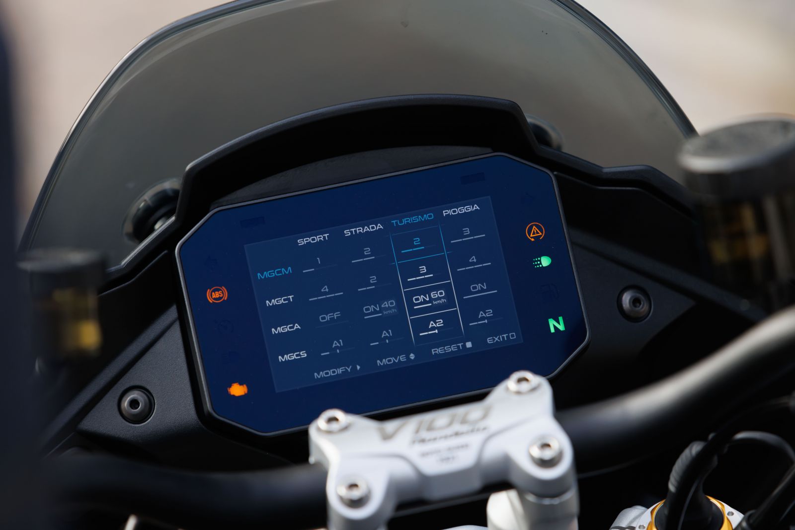 Moto Guzzi V100 Mandello